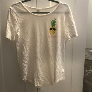 White Old Navy T -Shirt- new with tags